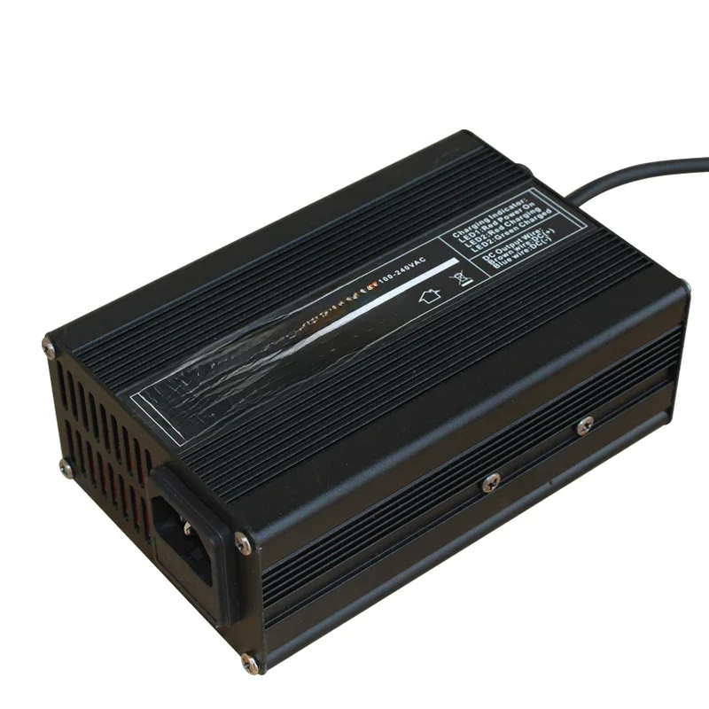 67,2 V 4A Ladegerät Für 16S 59,2 V Li-Ion Batterie 60V 4A Schnelle Ladung Smart Aluminium Fall Lipo batterie Ladegerät 110V Zu 220V