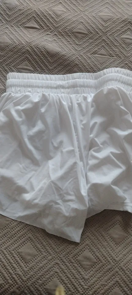 Foto de una compradora con Falda Pantalón Match