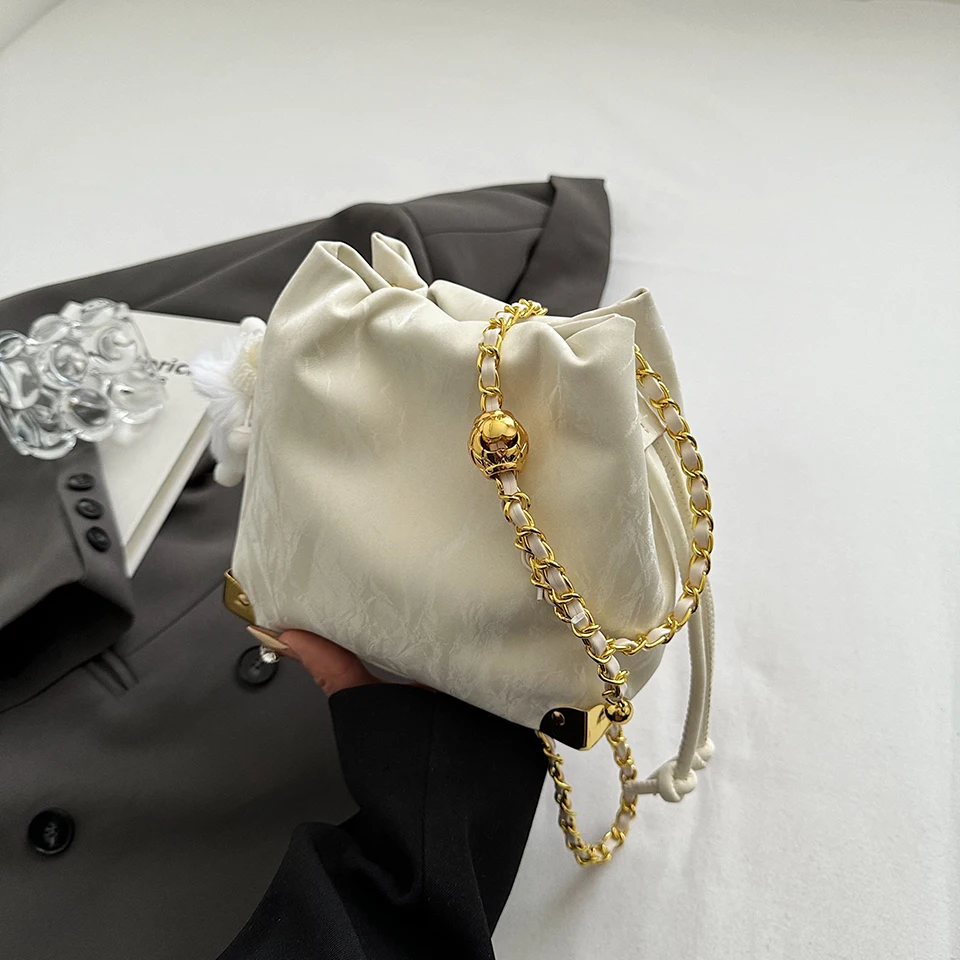 

1 Piece Travel Leisure Popular Women's Small Bag Fashion Texture Bucket Bag Fashion Commuter Chain Bag Crossbody Bag