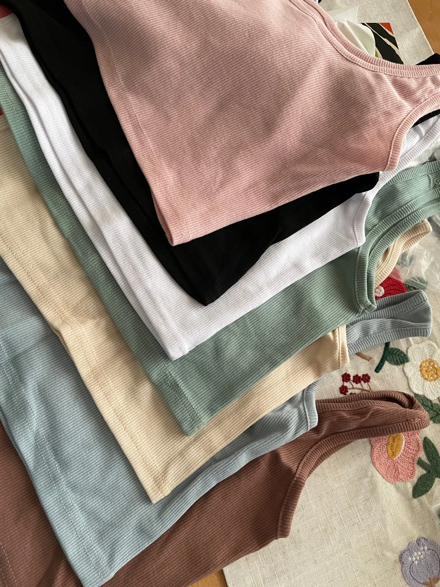 Women's solid color exposed navel sexy backless Y2k top slim fit top sleeveless vest photo review