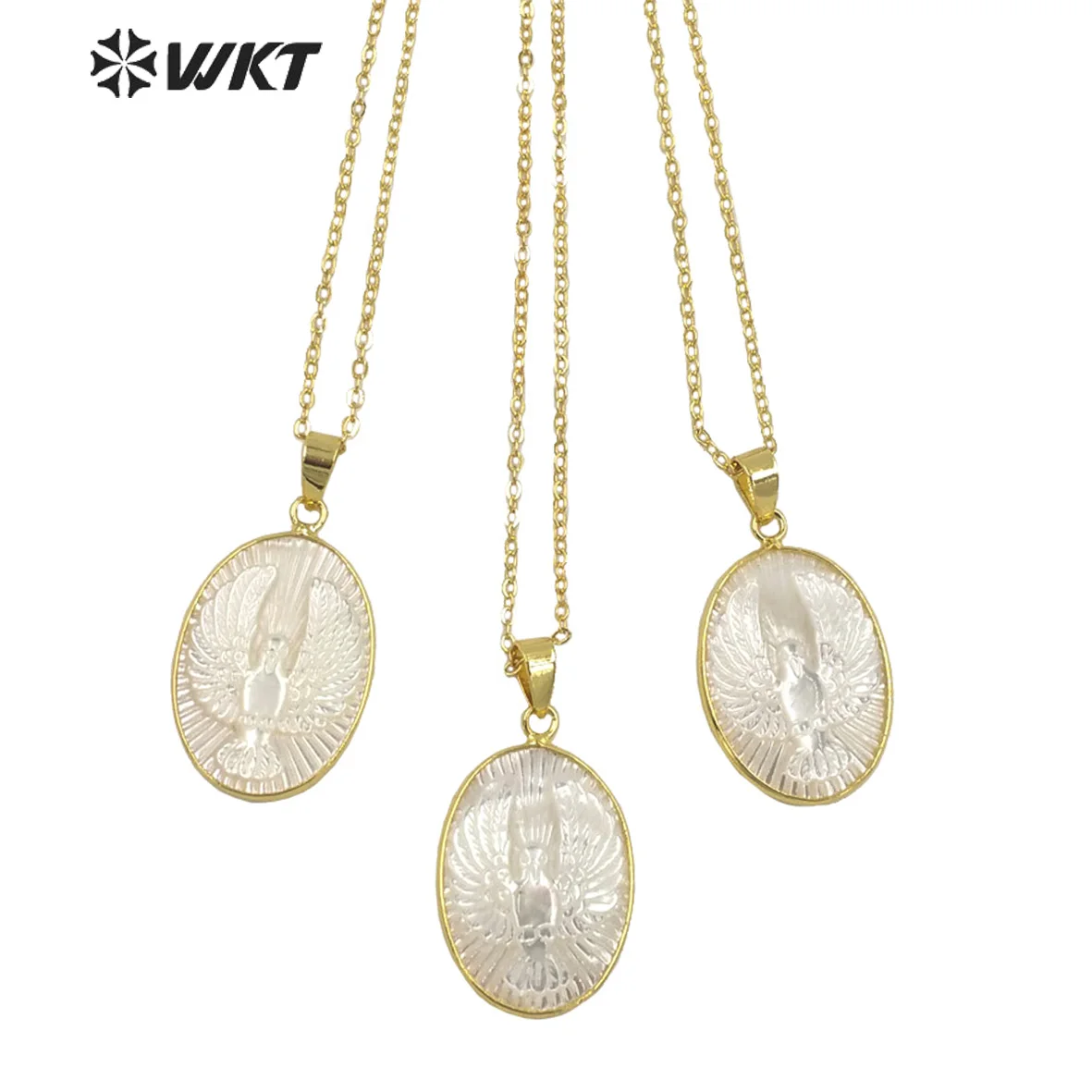 

WT-JN180 Fashion gold plated eagle pattern handmade carve Big Mother of Pearl oval pendant necklace gold bezel white shell