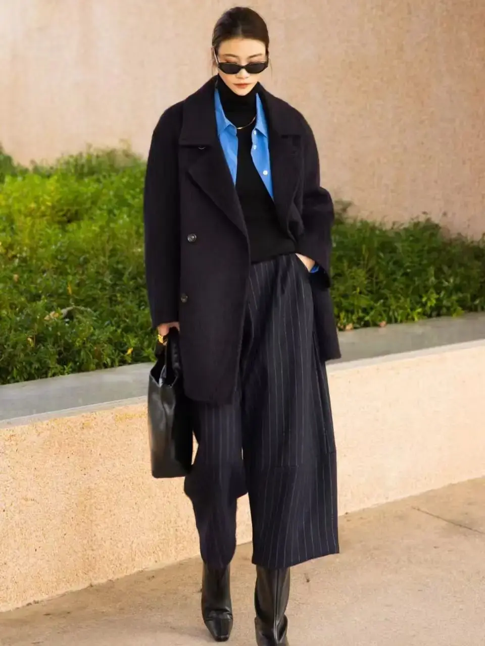 Minimal loose fashionable wool blended trousers