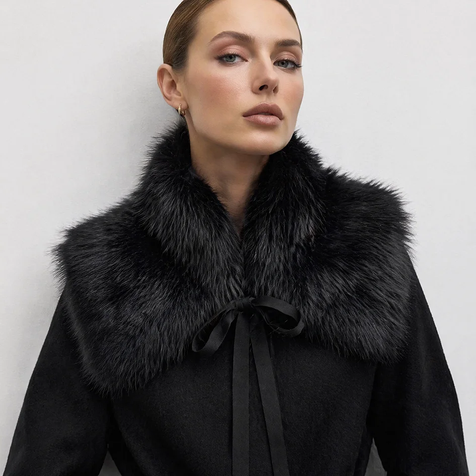 2026 Cache-cou élégant pour femme en fausse fourrure moelleuse, style cape à larges épaules, avec col châle et attache frontale en ruban, en fourrure pelucheuse, pour l'hiver