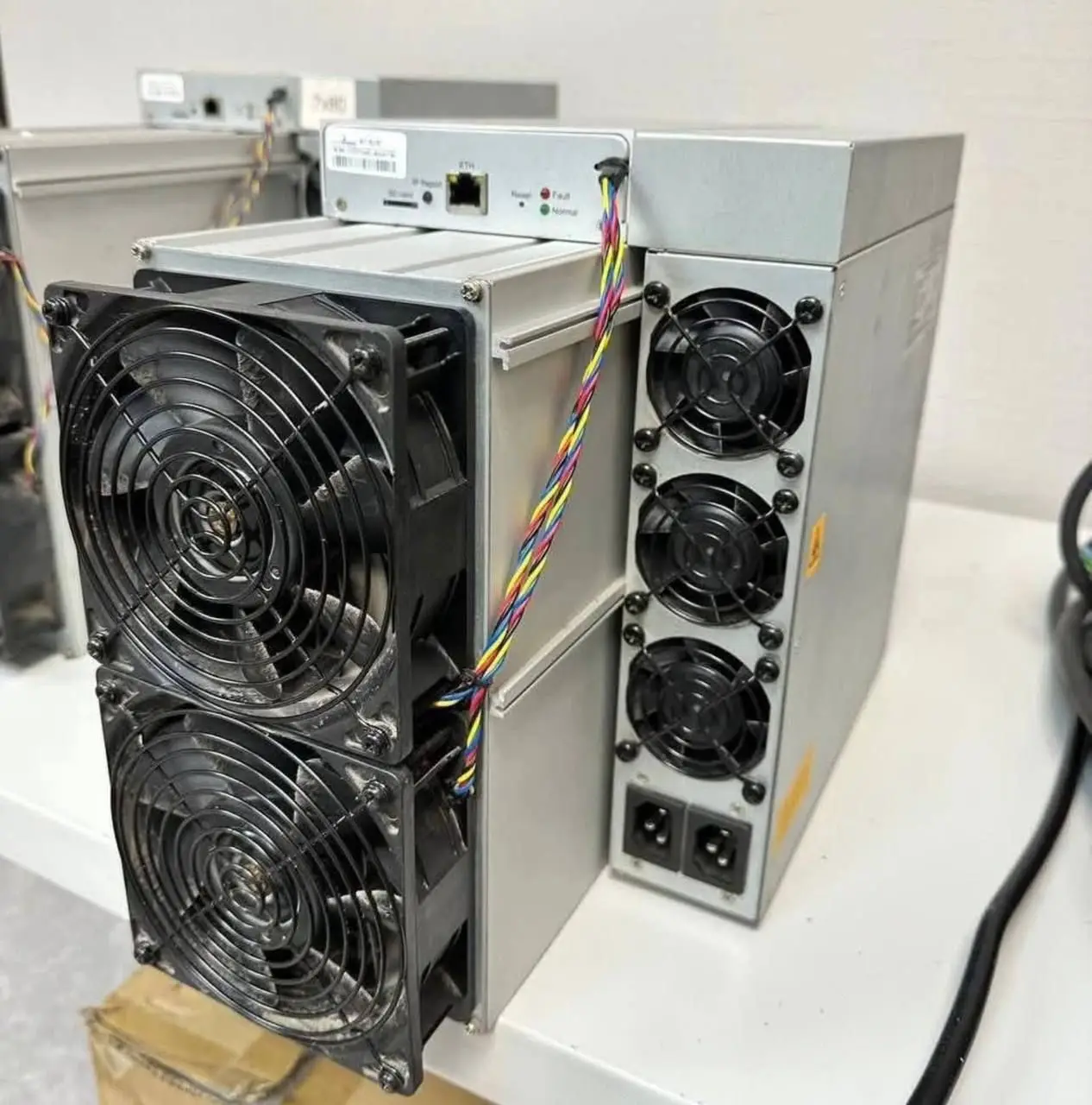 

High Profit and hotsale S21 Pro 245T 3678W SHA-256 BTC Bitcoin MiningS21 Pro 234T Bitmain