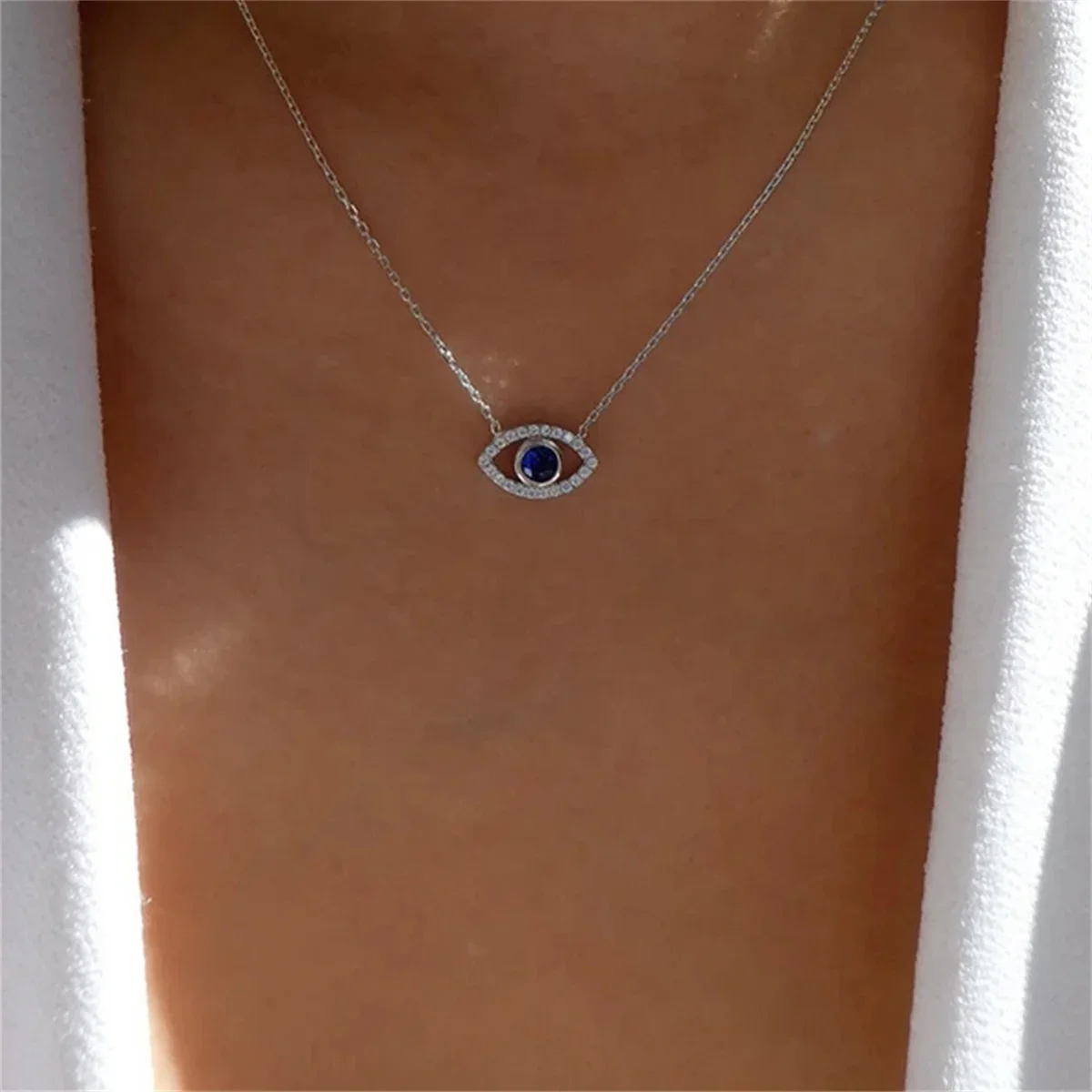 Moda naszyjnik złe oko dla kobiet minimalistyczny klasyczny turecki niebieskie oczy wisiorek Choker Fatima ręka łańcuszek do obojczyka biżuteria na szczęście — zdjęcie 2