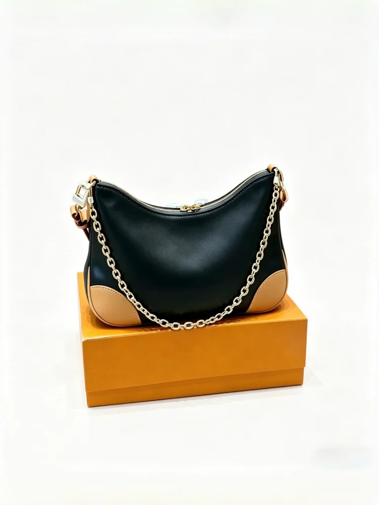 

Women's Contrasting Spliced Cow Horn Bag Underarm Bag With Metal Chain Shoulder Strap And Leather Shoulder Strap