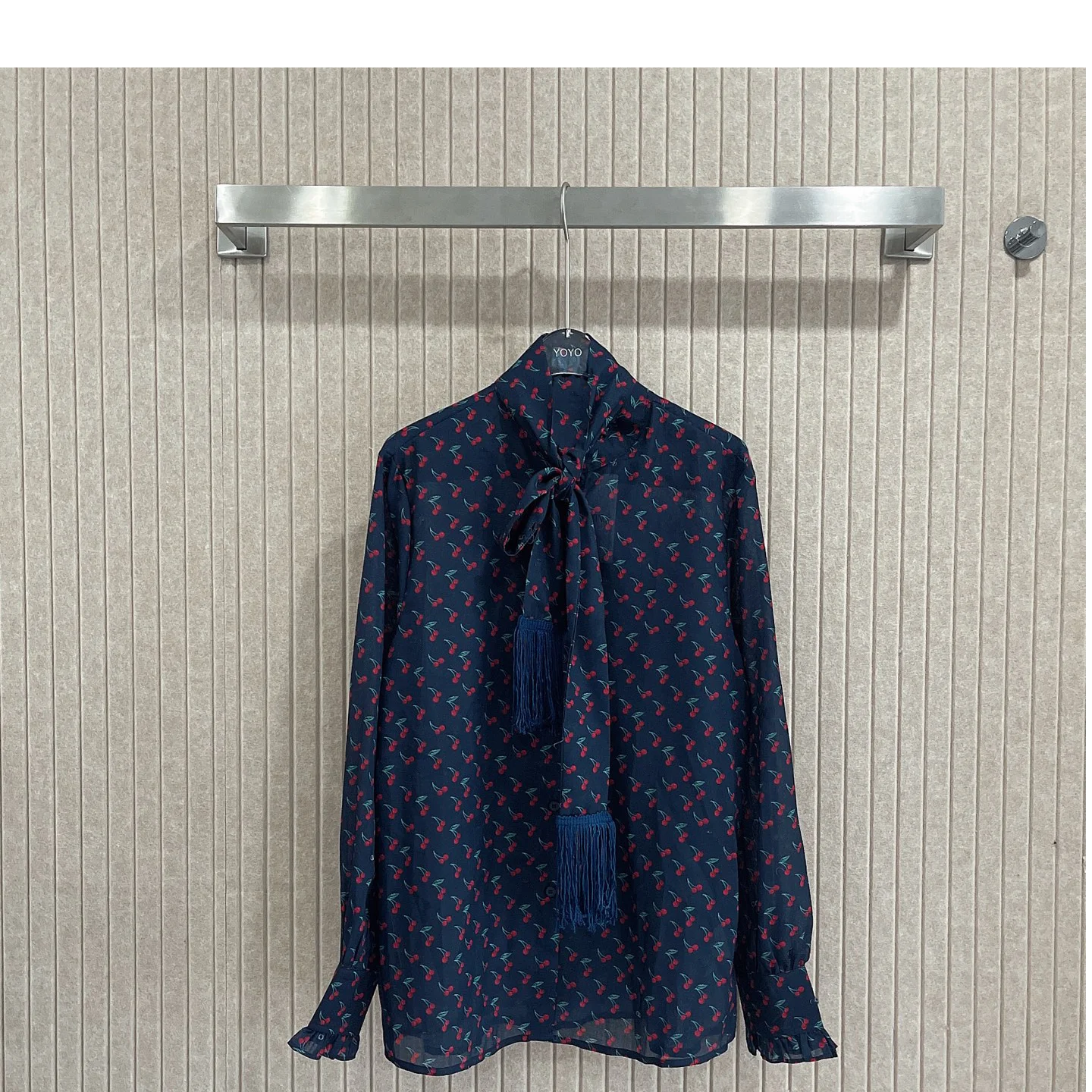 

2025 Новая микропрозрачная сексуальная рубашка с вишневым узором, женская осенняя новая рубашка с длинным рукавом