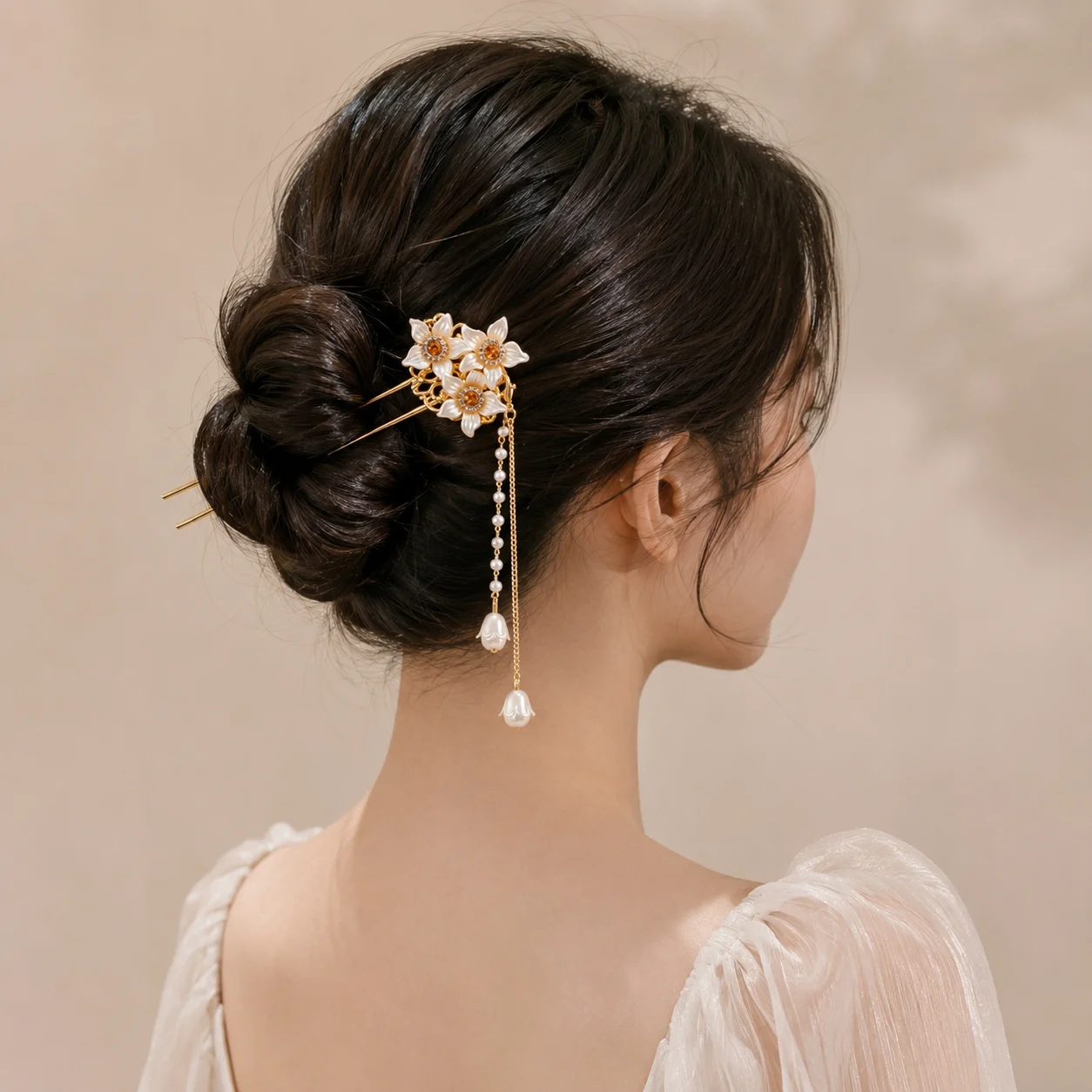 White Flower Pearl Tassel Double-Prong Hairpin for Women, Gold Hairpin with Rhinestone Flower Center, Long Chain Dangling Hair Accessory, Adult Wedding Bridal Banquet Dress Styling Hair Accessory, Vintage Light Luxury Hairpin, Pearl Pendant Hair Accessory, Suitable for Daily Commuting, Versatile Hairpin, Exquisite Gift for Festive Events, Photography Styling, New Chinese Style Retro Hair Accessory, Women's Fashionable Hair Accessory, Elegant Flower Hairpin, Pearl Pendant Hair Accessory, Daily Commute Versatile Hairpin, Exquisite Gift for Festive Events, Photography Styling, New Chinese Style Retro Hair Accessory, Women's Fashionable Hair Accessory