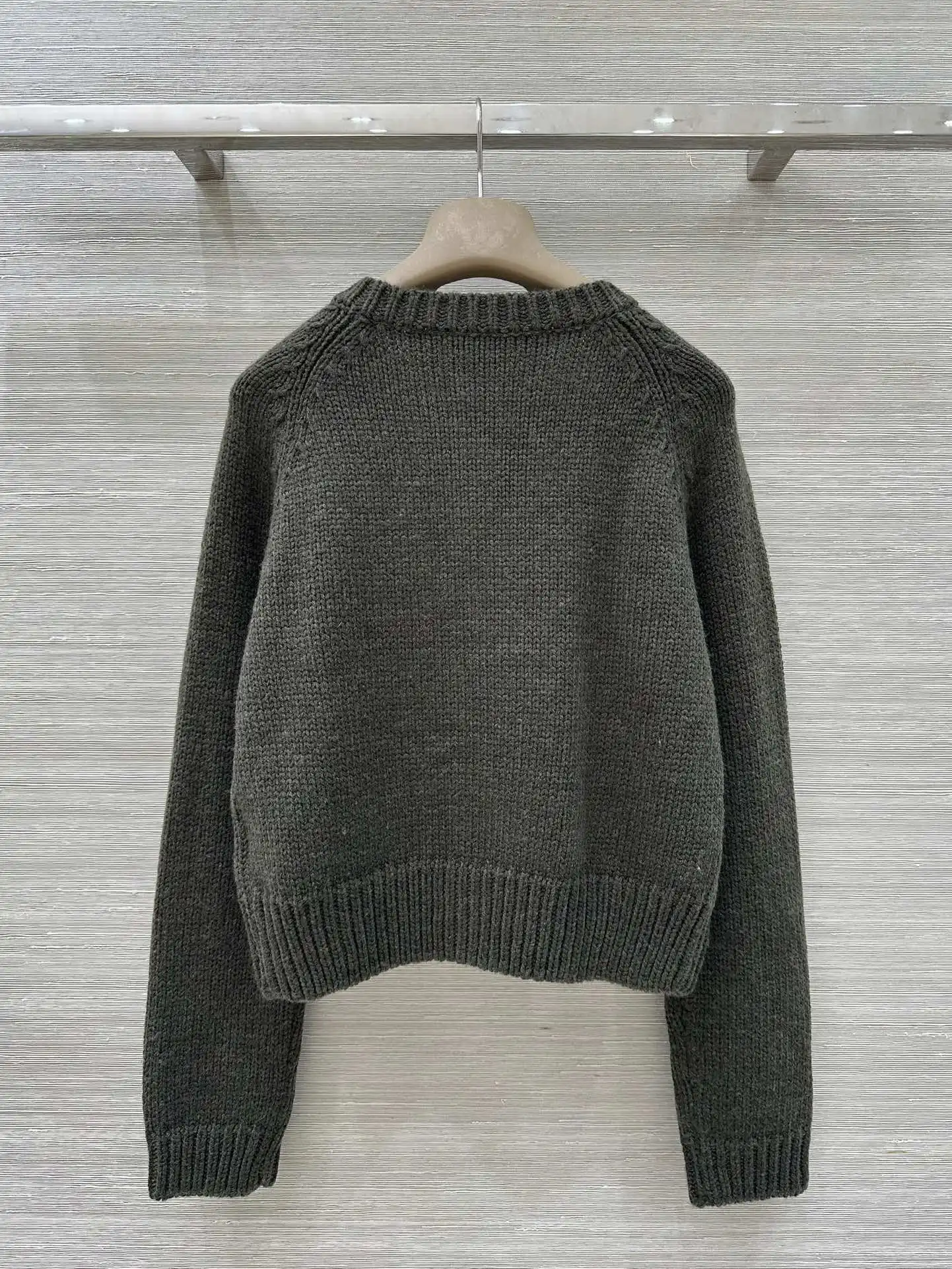 

2025 Autumn/Winter New Product Handmade Flower Decoration Wool H-Type 574