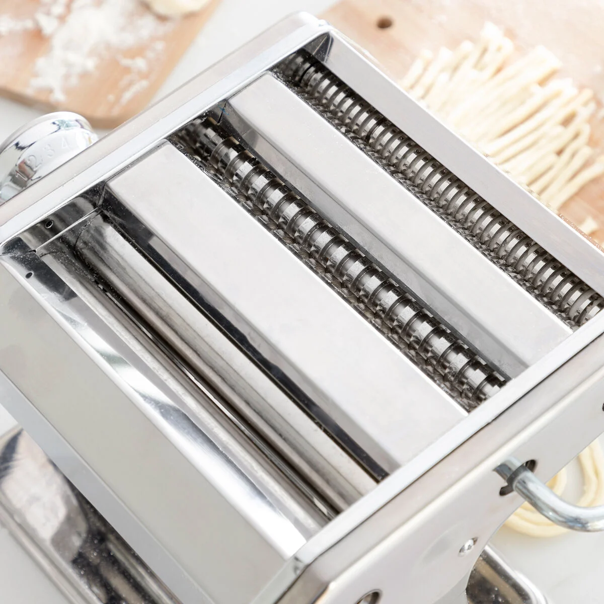 Machine voor het maken van verse pasta met recepten