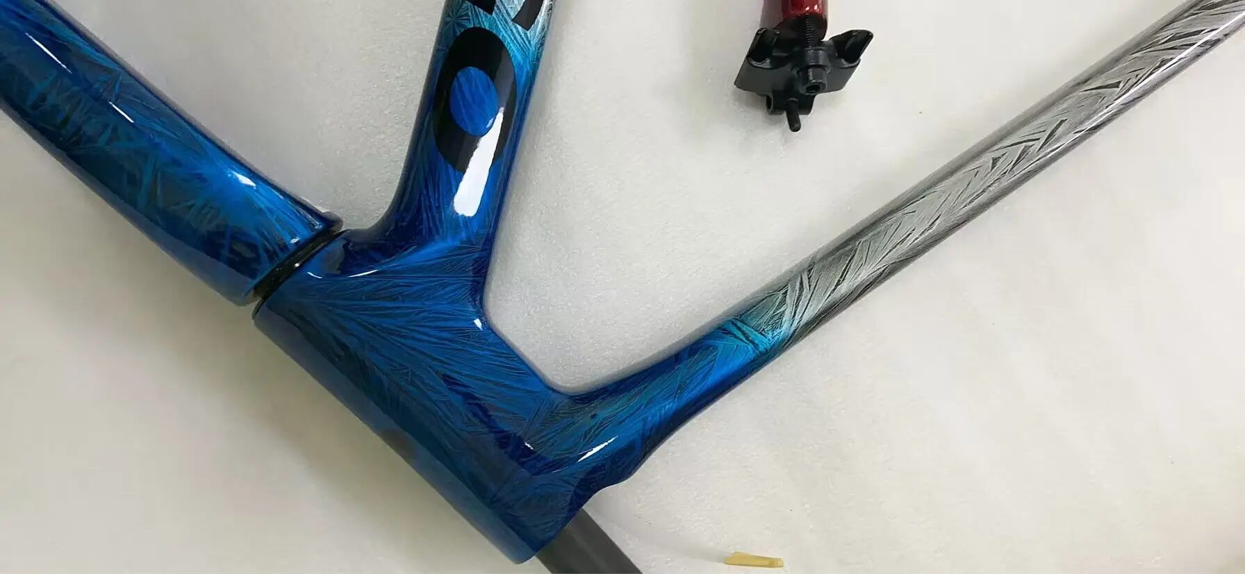 2025 style paint  bike frame Blue silver red freezes crack bike carbon frame ud glossy V4RS bicycle carbon frame disc bike