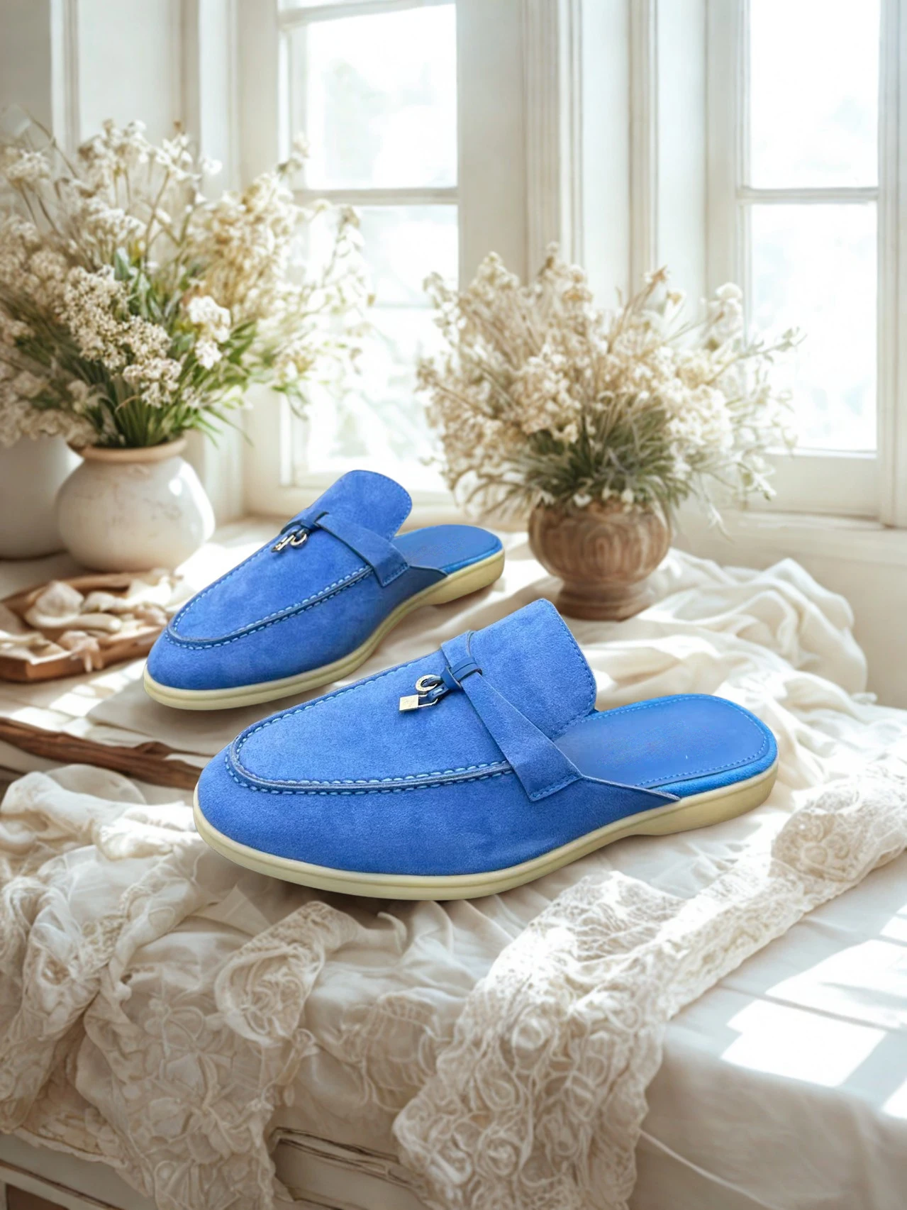 Damen Wildleder-Slipper mit geschlossener Zehenpartie, Metallverschluss-Dekor, rückenfreie Loafer, flache Schuhe, Slip-On, lässige Alltagsschuhe für den Schulanfang, mehrfarbig