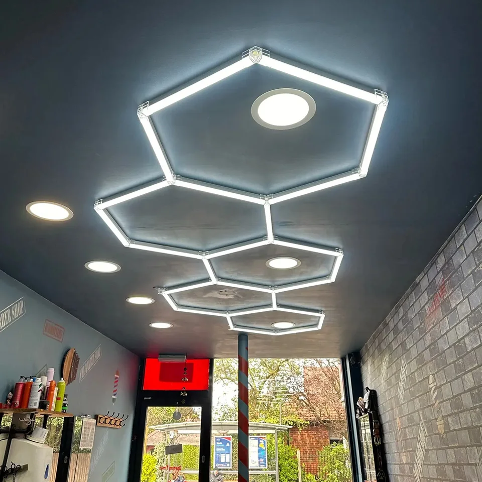 Luci esagonali per garage, luci a soffitto per auto, luci a nido d'ape a LED super luminose 6500K, tubo LED per detailing auto, showroom, officina 4S, autofficina, seminterrato, magazzino, parcheggio,