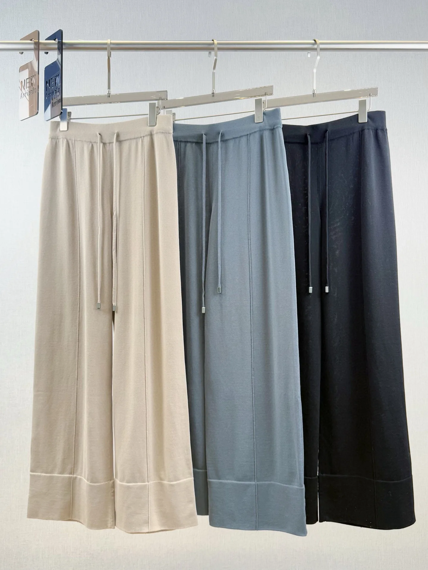 

Loose demi-season trousers