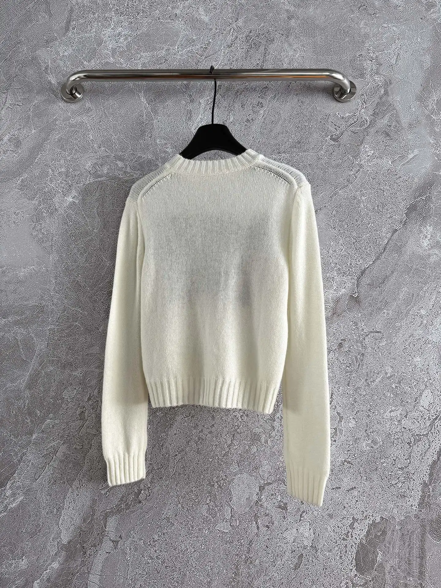 

Осень-зима 2025 года, новая женская одежда K-Pop, высококачественный шерстяной шелковый свободный вязаный свитер на заказ, легкий кашемировый свитер