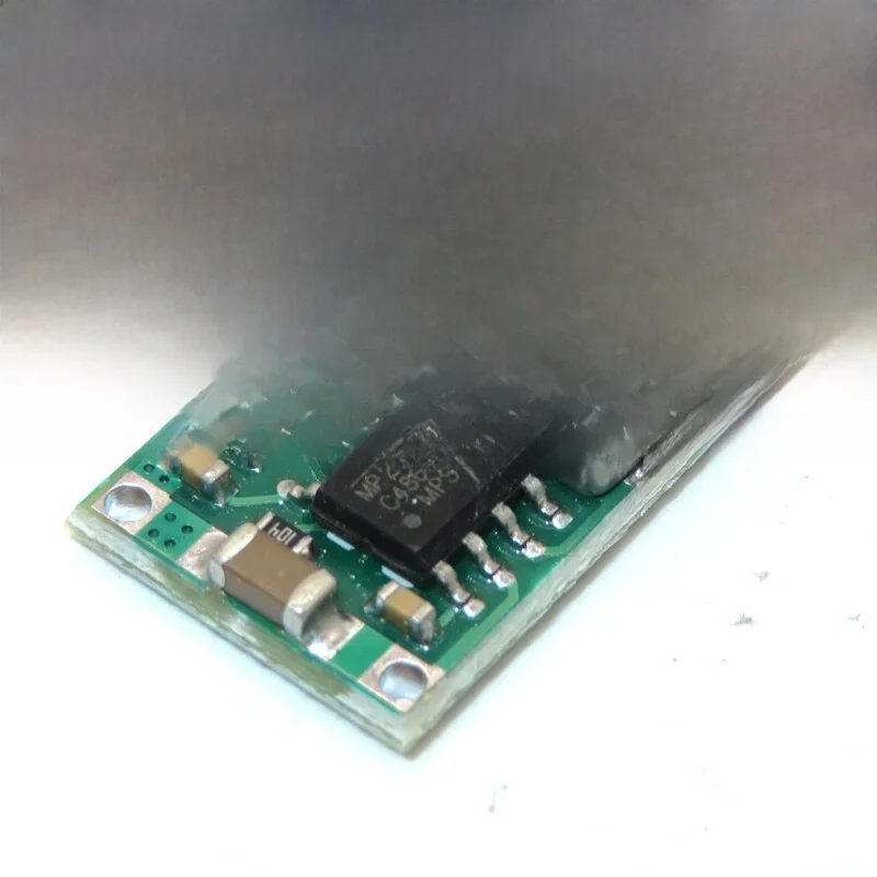 5 sztuk RC samolot moduł Mini 360 DC przetwornica moduł obniżający 4.75V-23V do 1V-17V 17x11x3.8mm nowy LM2596 2A — zdjęcie 2