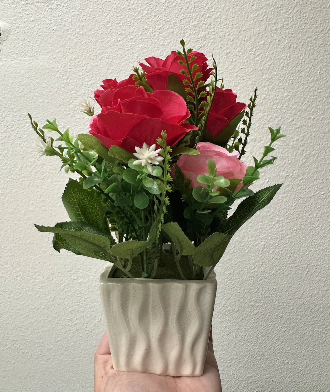 

Valentine's Day Gift Artificial Rose Potted Plant - Real Touch Fake Flower Arrangement for Home Decor Wedding Party Table Center