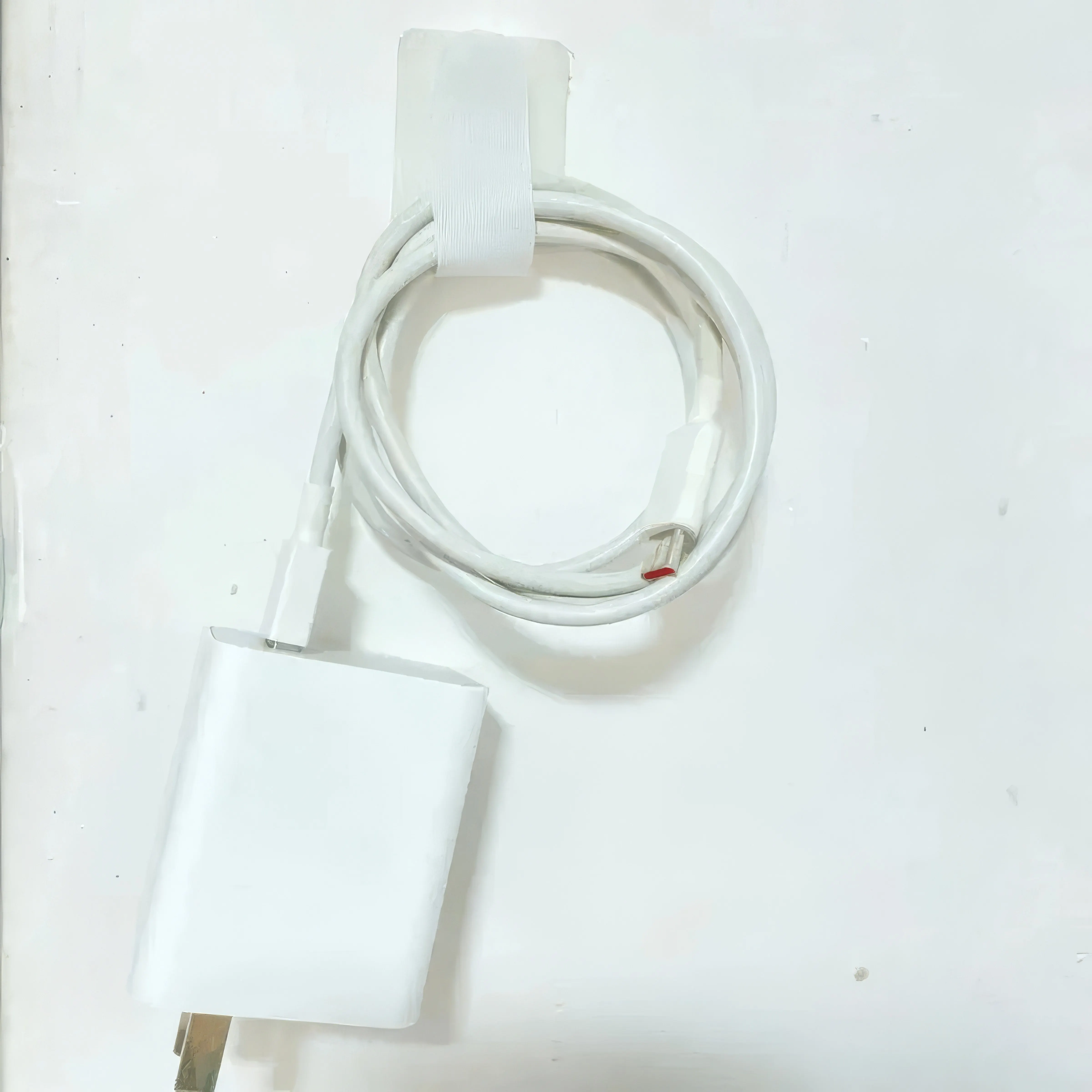 10 White Wire Ties, Space Saving, Multifunctional Cable Management, Suitable for Desktop and Workshop Organization