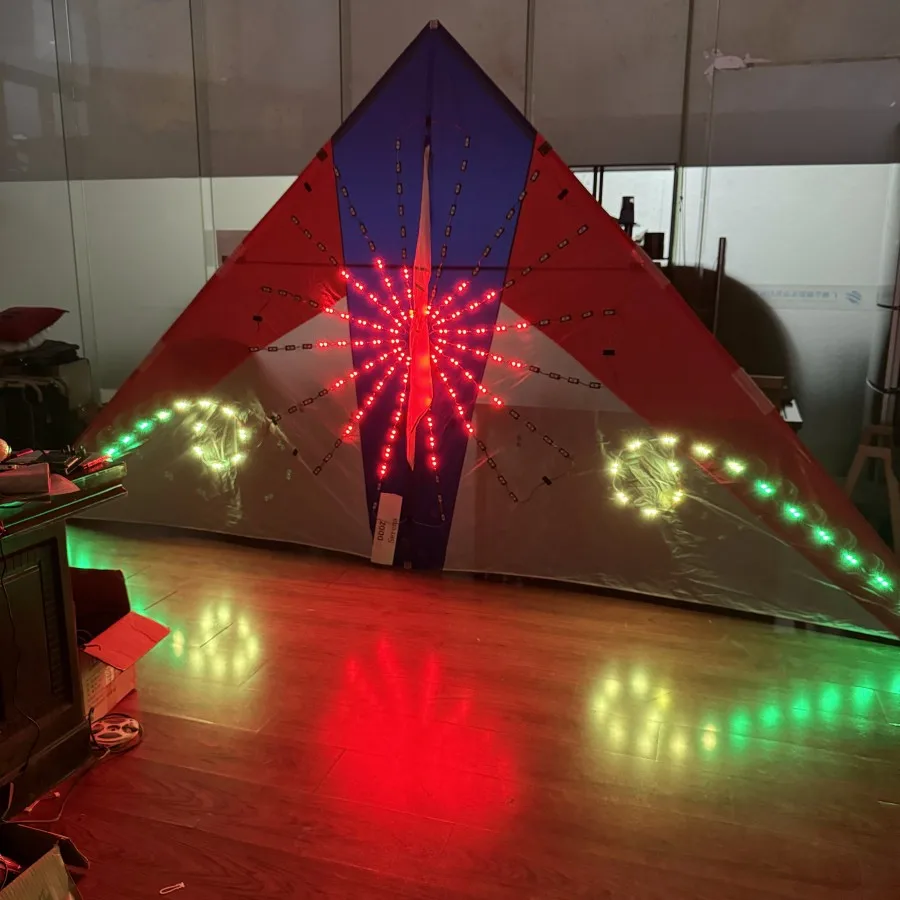 4 squareBig Triangle night LED delta kite  ever-changing 544 umbrella cloth delta kite with lights in high brightness with tails