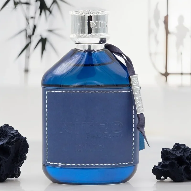 

Nitro Blue Dumont para Hombres 105 мл/3,6 унции С долговечным ароматом пралины и пачули, он идеальный выбор в подарок.