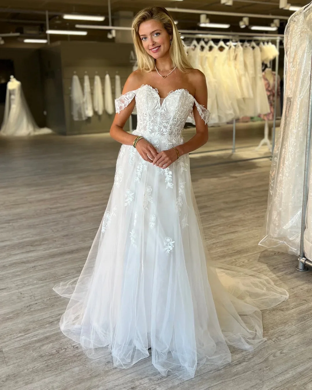 Vestidos de novia personalizados con hombros descubiertos, escote en forma de corazón, Apliques de encaje, corte en A, vestido de novia, vestio para mujer