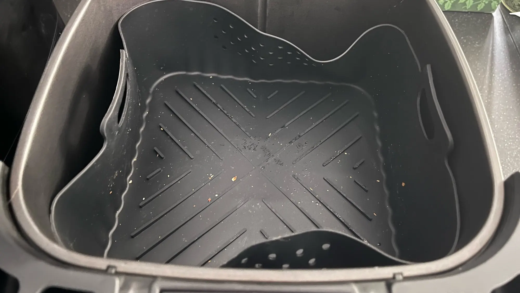 Silicone Air Fryer Liners 22.5cm Non-Stick Basket Reusable for Ninja AF181 AF180 AF141 AF140 Compatible with 5-8QT Air Fryers photo review