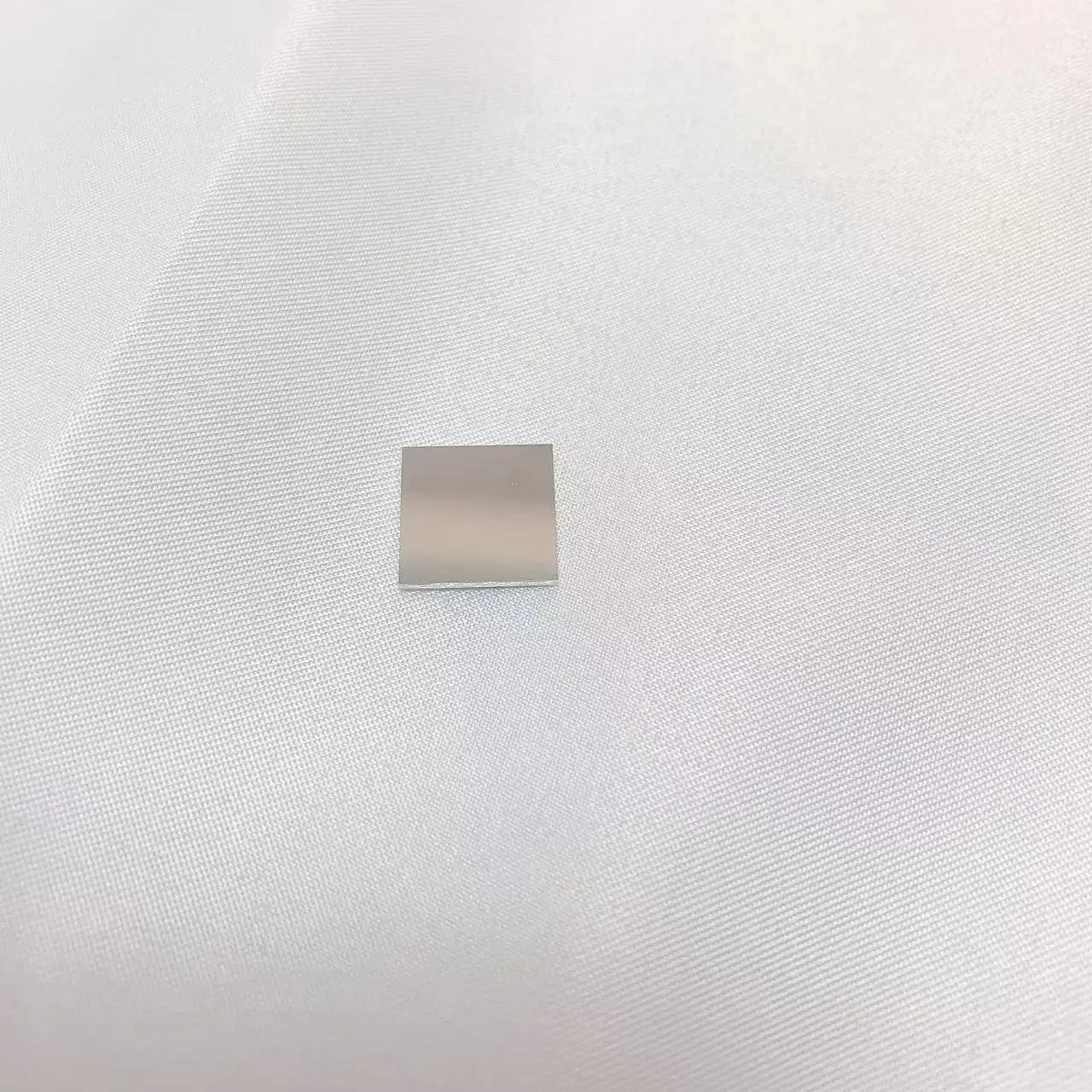 100Pcs Total Size 12x12x1mm 740nm 850nm IR Long Pass Filter Glass