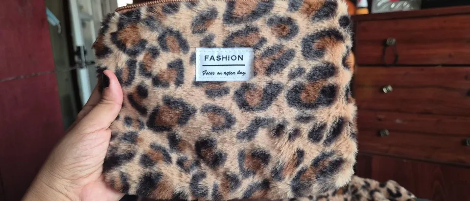 Leopard print plush Makeup Bag Large capacity portable travel toiletry bag Cosmetics Clutch Bag Premium storage bag photo review