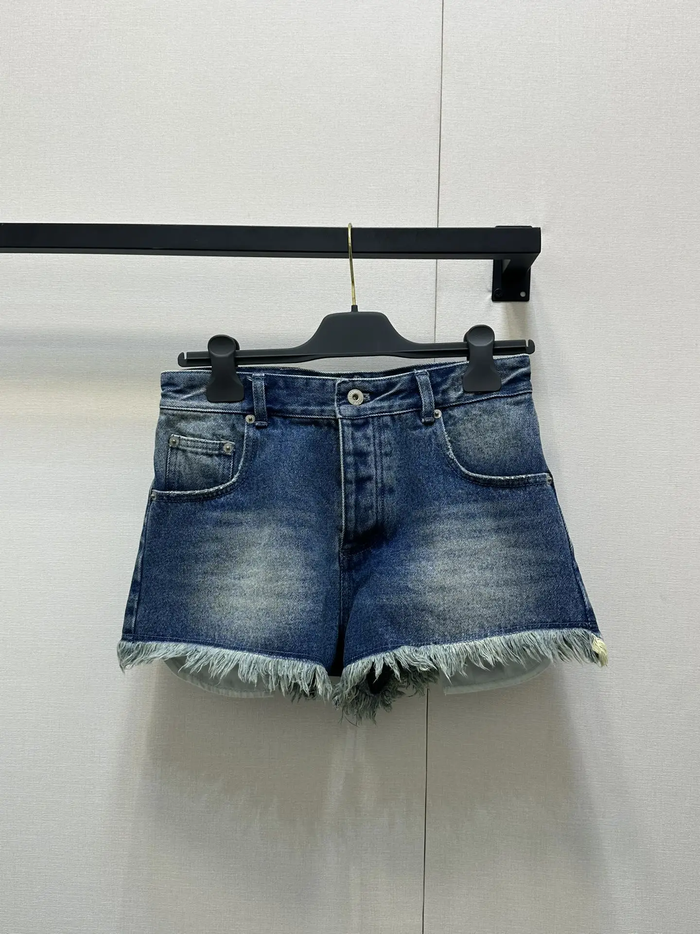 

High quality spring and summer women's retro fringed washed denim shorts SU146