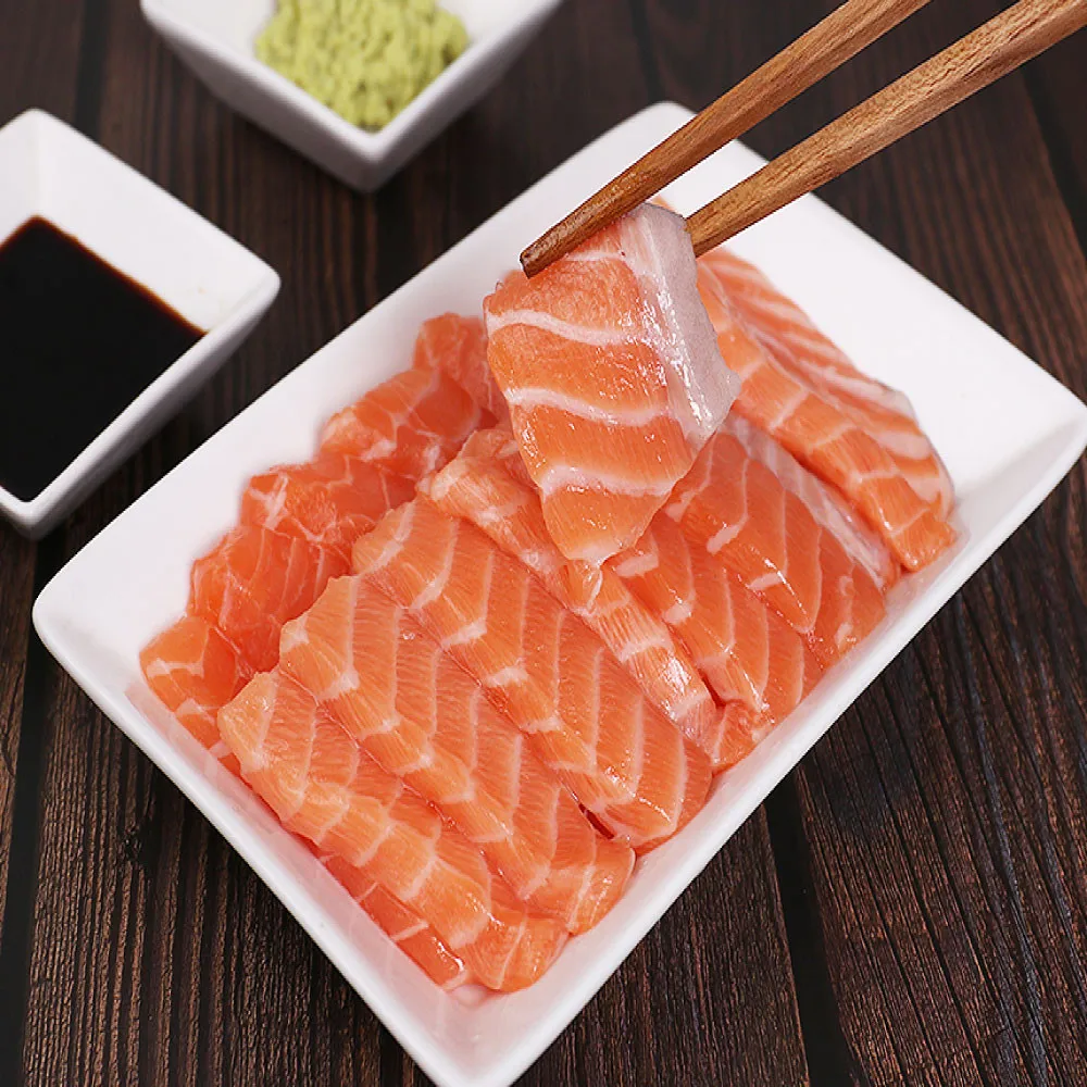 سمك السلمون الحي من دون صلصة ، ببذر الباروننورواي ، جزء كامل (مبرد)