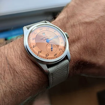 จุดสินค้าใหม่ Pierre Paulin กระโดดชั่วโมงนาฬิกาผู้ชาย Salmon Dial อัตโนมัติ St17 นาฬิกา Vintage วันที่หน้าต่าง 38 มม.