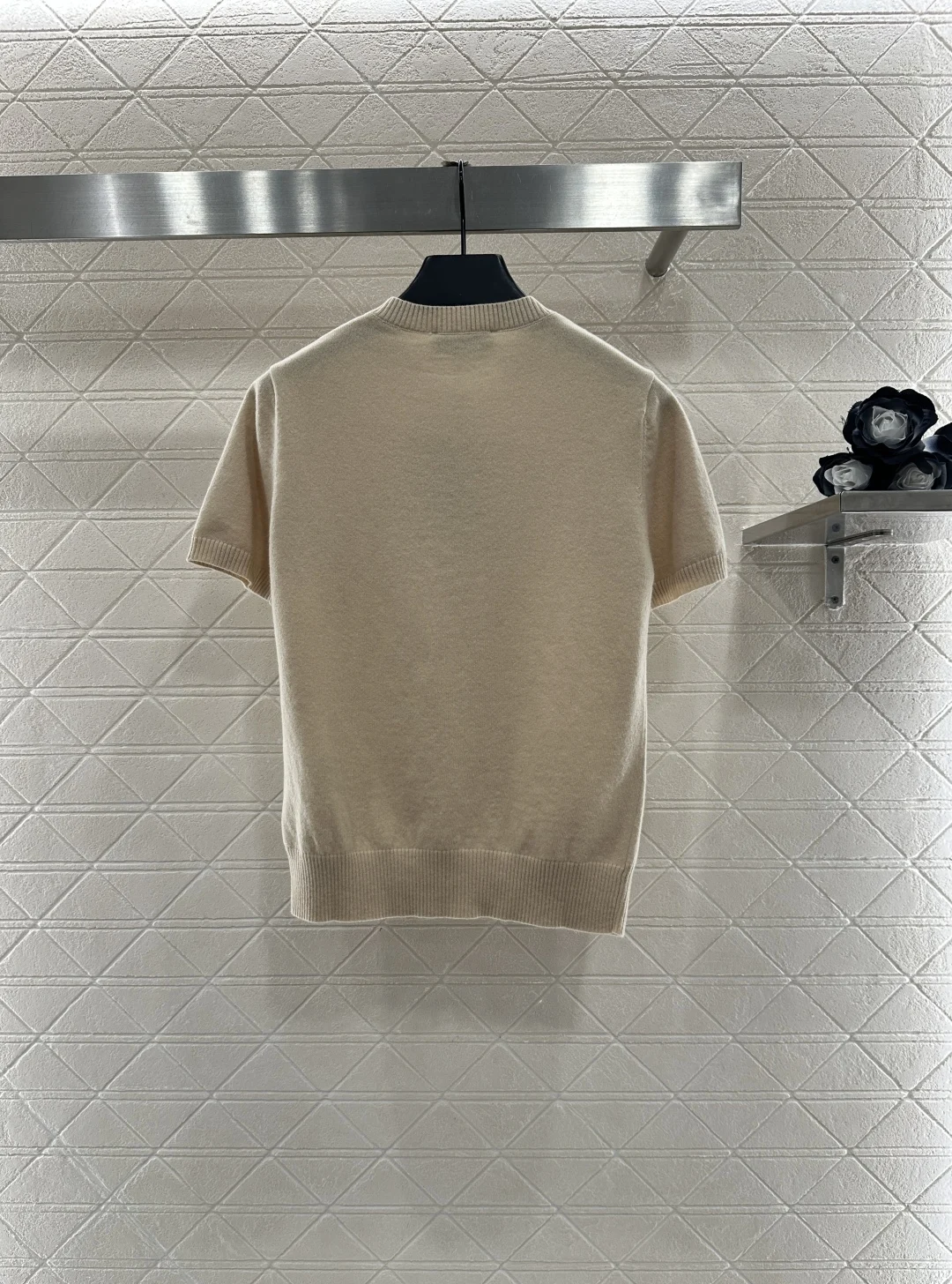 

2025 New and Autumn Button-down Semi-open Knitted Short-sleeved Shirt Lapel for Casual and Versatile