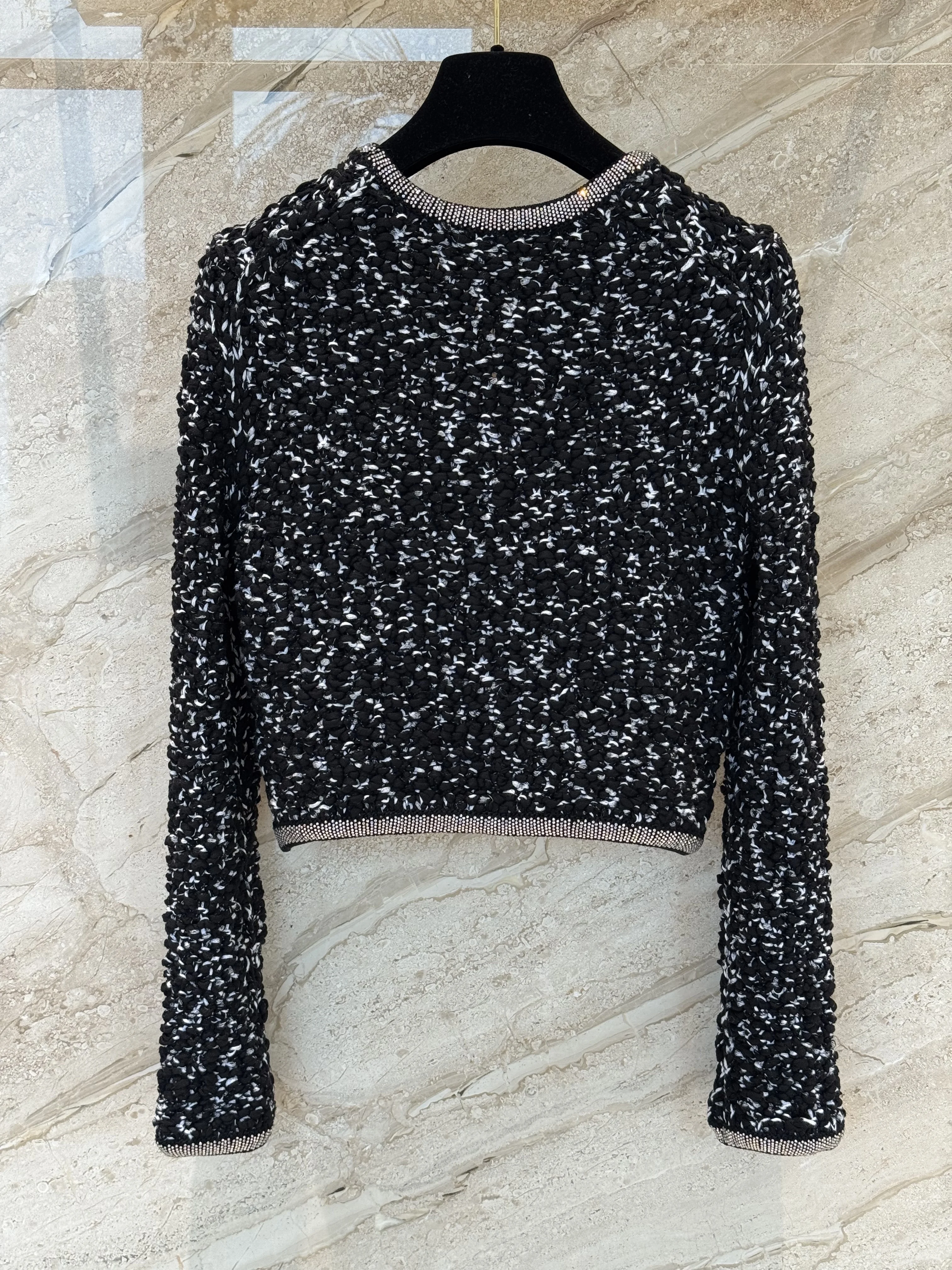 

Витой плетеный утягивающий и элегантный короткий кардиган со стразами