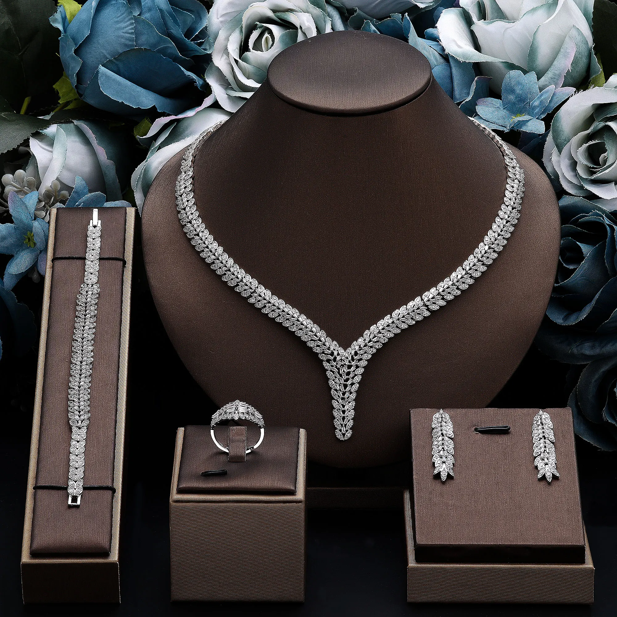 

Dubai Popular Hot Selling Zirconia Large Wedding Jewelry Set Elegant Women Fashion Modeling CZ Hand Necklace Earrings Sets