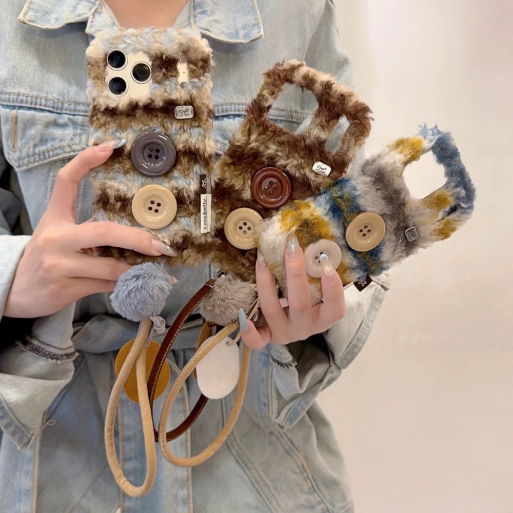 

Creative plush striped button phone case for 17 16 ProMax 13 14 15 Pro Fundas fashion new shockproof protective case with charm