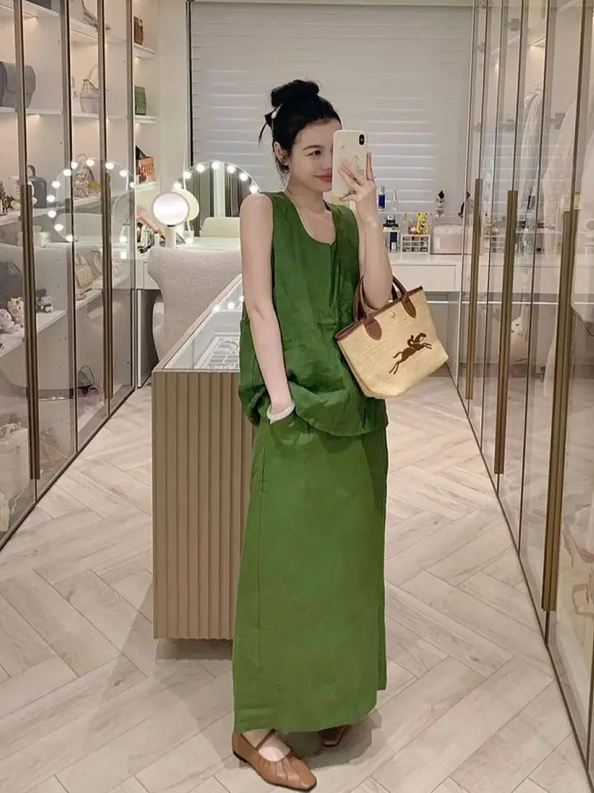 

Classic modern women's 100% linen suit for summer