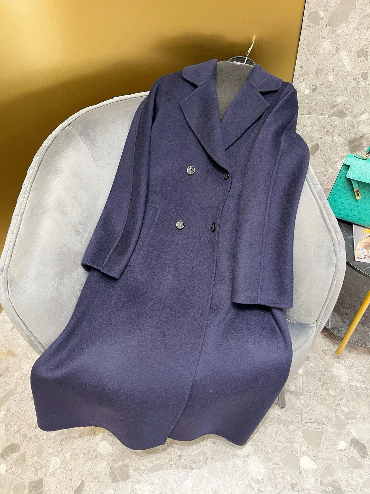 

Осеннее женское двубортное элегантное шерстяное пальто