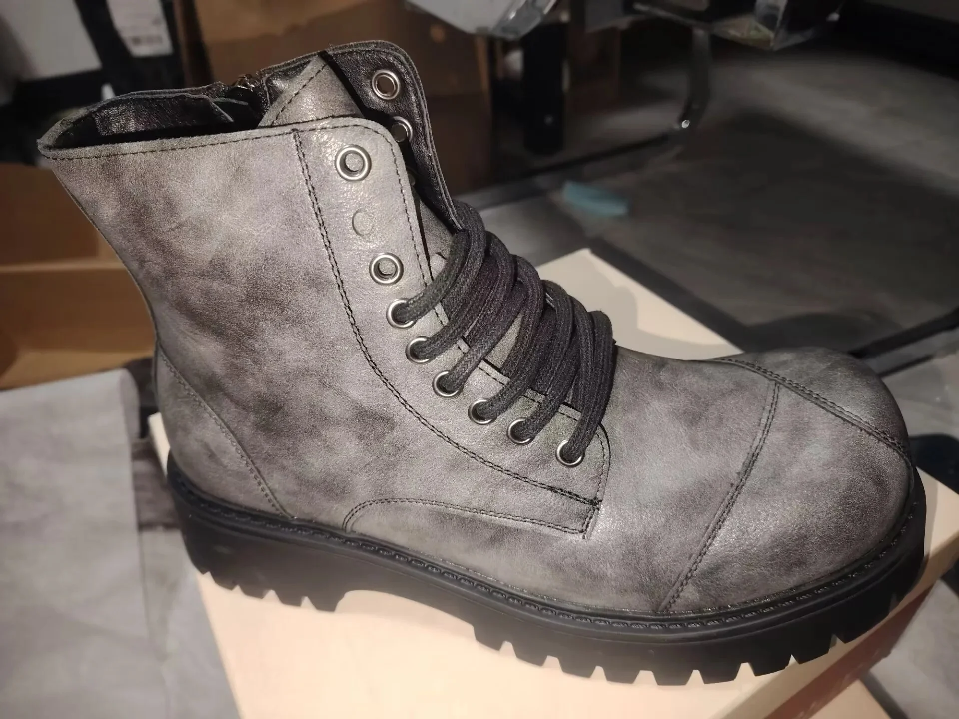 Beau automne et hiver marée en cuir véritable hommes dernières 2025 fermeture éclair côté haut hauteur augmentée bottes