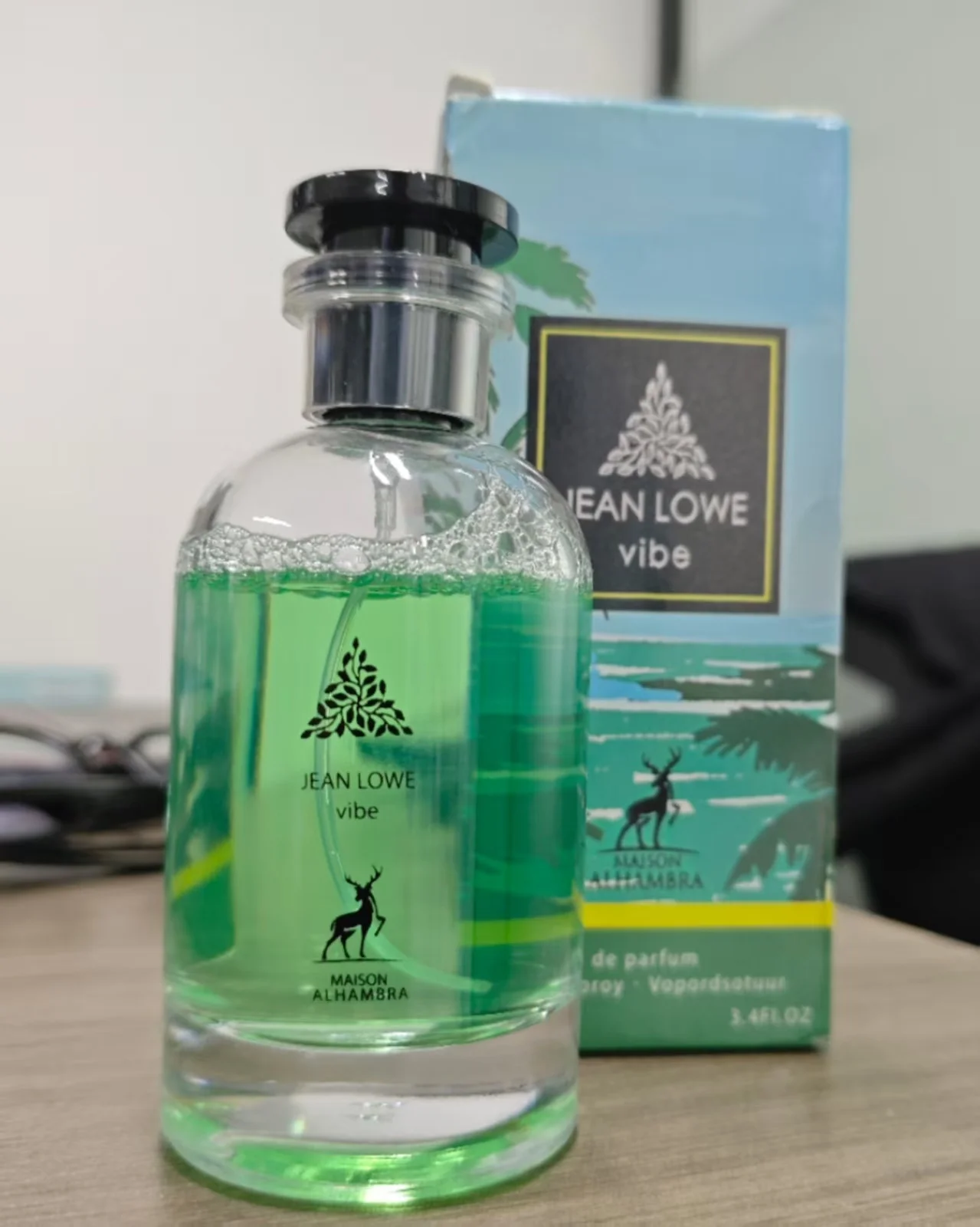 Maison Alhambra Jean Lowe Vibe par Maison Alhambra Eau de Parfum Spray (Unisexe) 3.4 Oz