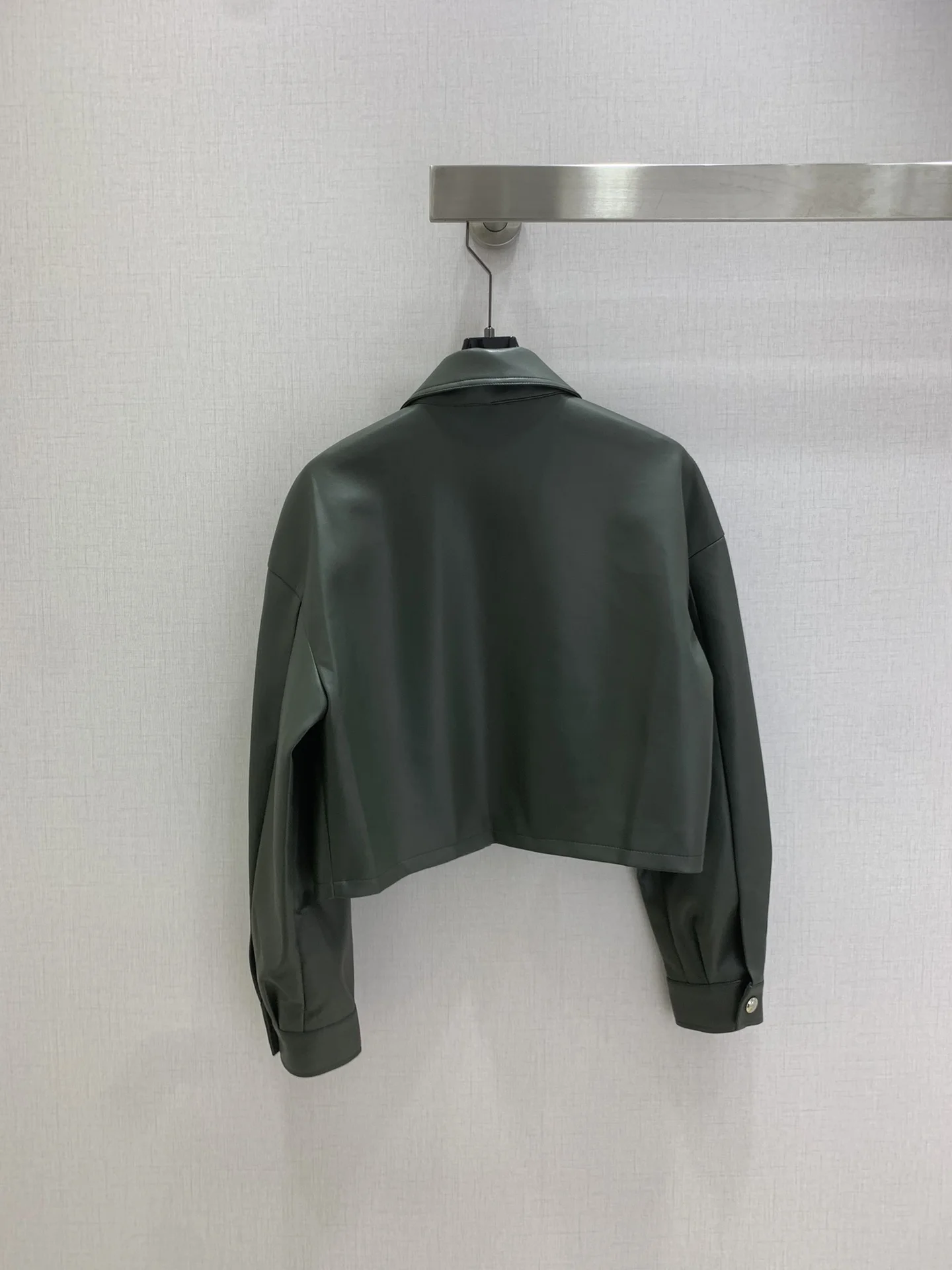 

2025 Ранняя осень Новая карманная куртка Модный красивый