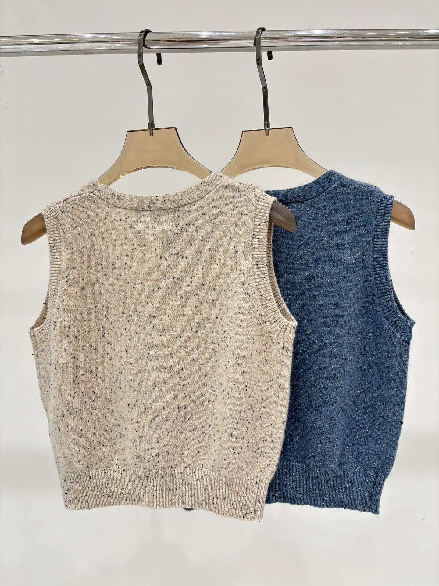 

Summer New Women's Round-neck Letter-patch Mixed Color Casual Knitted Vest