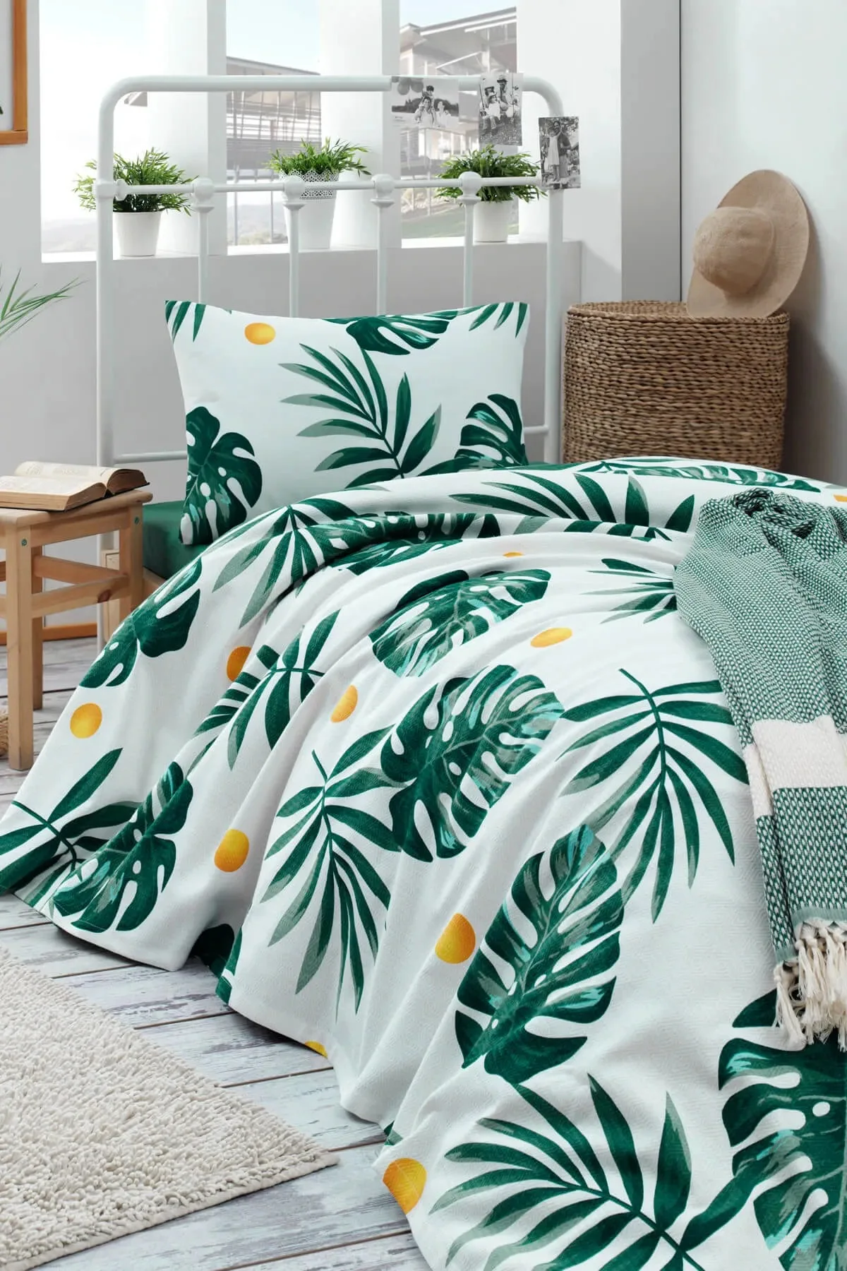 

Faiend Home Single Printed Pique Set Monstera Green, Enjoy Luxury Comfort. Produced From Quality 100% Cotton Yarn.