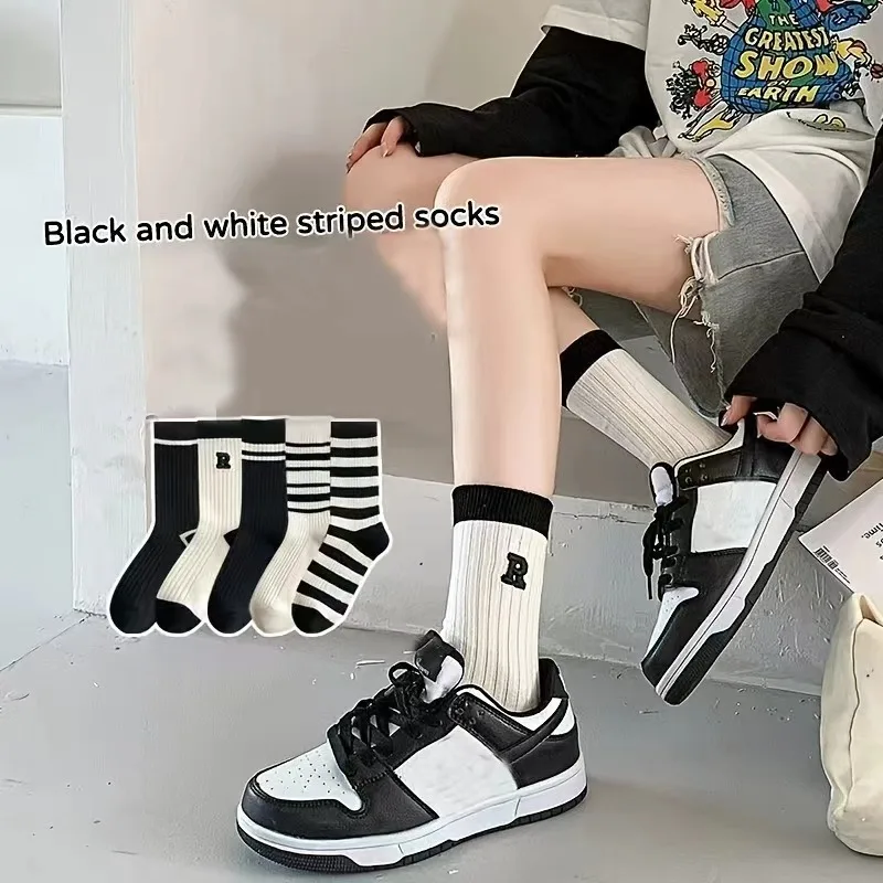 10 Pairs of Black and White Striped Socks, Fashionable and Cute, Suitable for Comfortable Sports and Fitness Wear