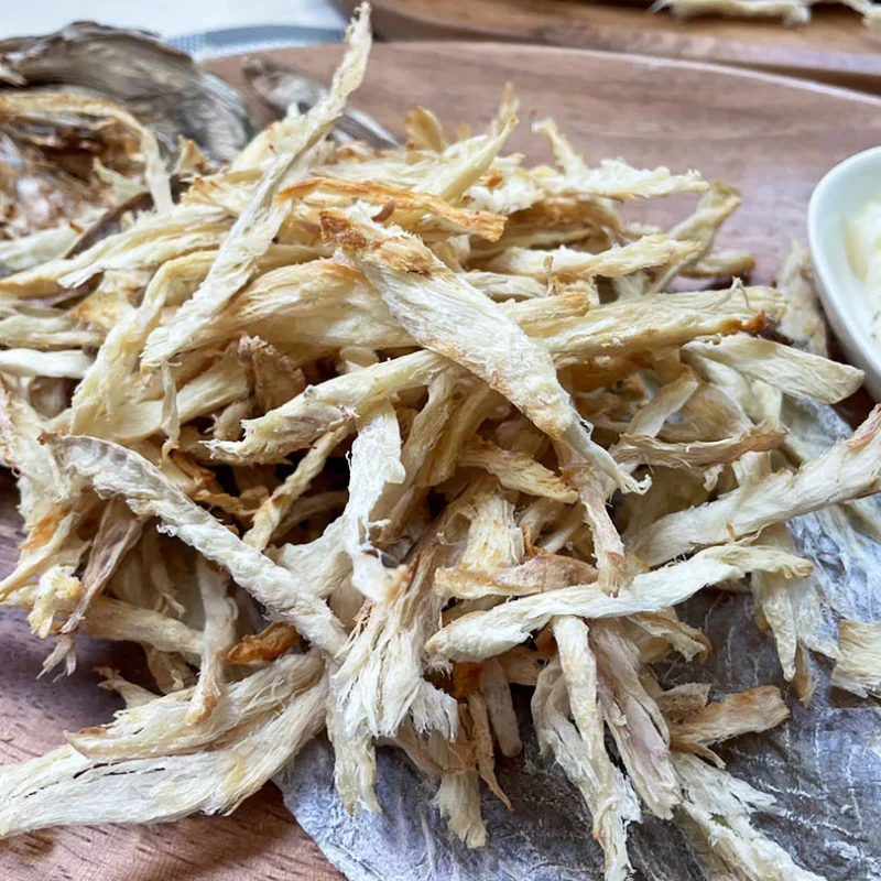 수작업으로 정성스럽게 두번 찢어낸 부드러운 손질먹태 한마리 1미 110g