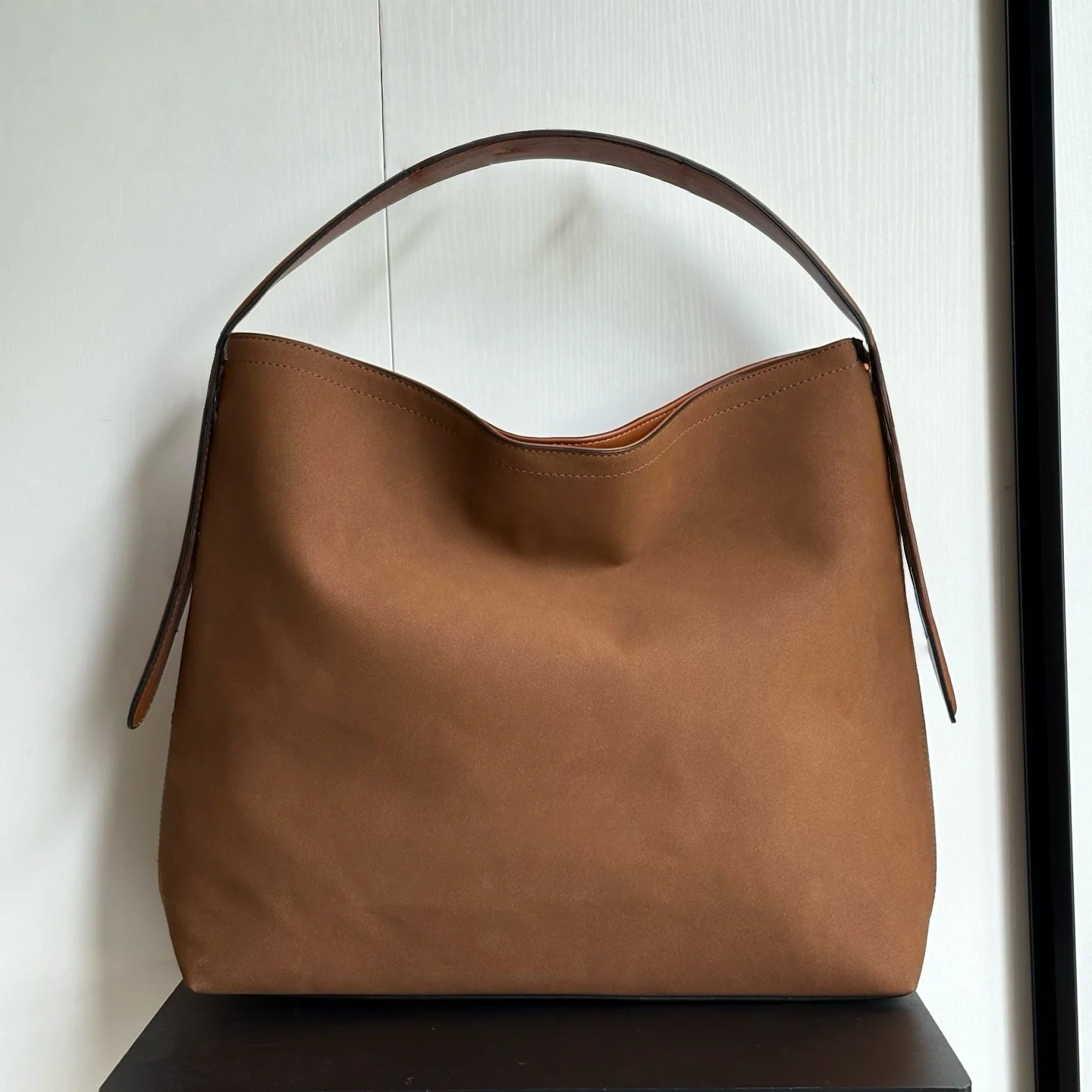 

2025 New Women's Detachable and Adjustable Shoulder Strap Tote Bag/Crossbody Bag in Deep Grown Suede 40/36/12cm