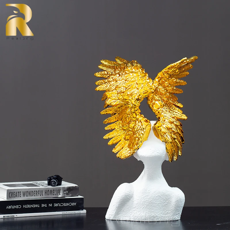 

Abstract Art Resin Sculpture Gold Wings Resin Bust Statues Nordic Luxury Handmade Crafts For Home Hotel Desktop Lobby Decor