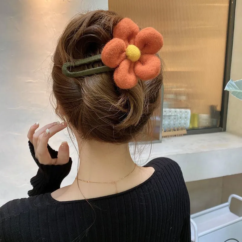 AWAYTR Autumn Winter Plush Flower Hair Claw Women Chic Duckbill Clip Hairpin Back Head Hair Clips Hair Accessories for Girls