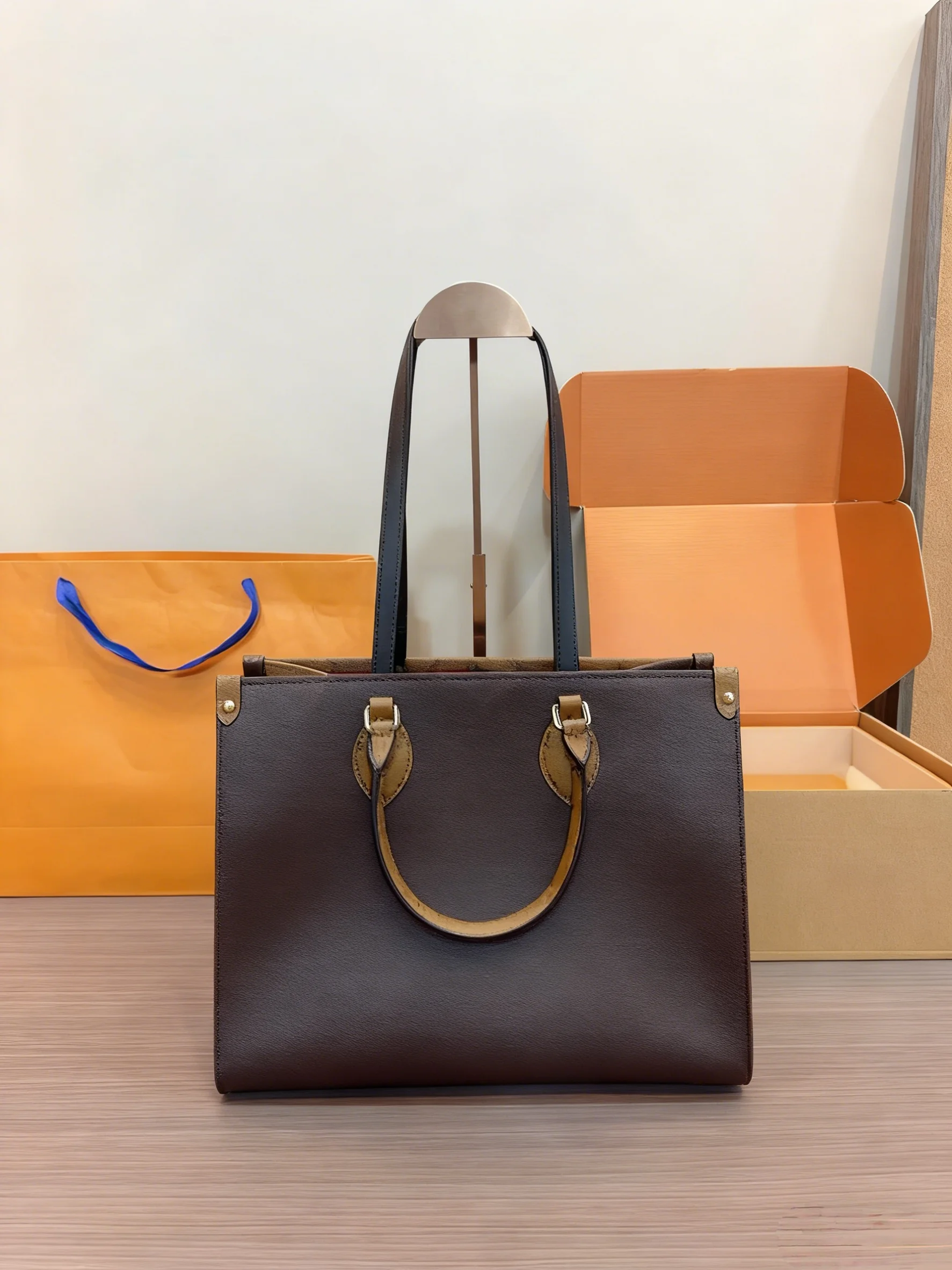 

2025 New SIZE: 35x15x27 or 18x15 CM Fashionable Versatile bags leather cherry Portable can be carried on the shoulder no boxes