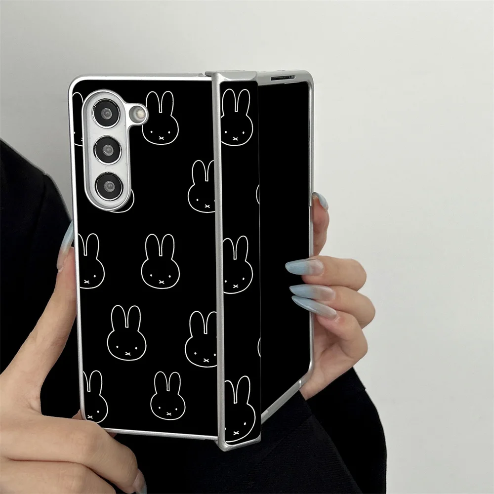 Nueva funda minimalista de piel sintética con diseño de conejo Miffy en negro, compatible con Samsung Galaxy Z Fold 7/Fold 6/5/4 W26, con cierre magnético.