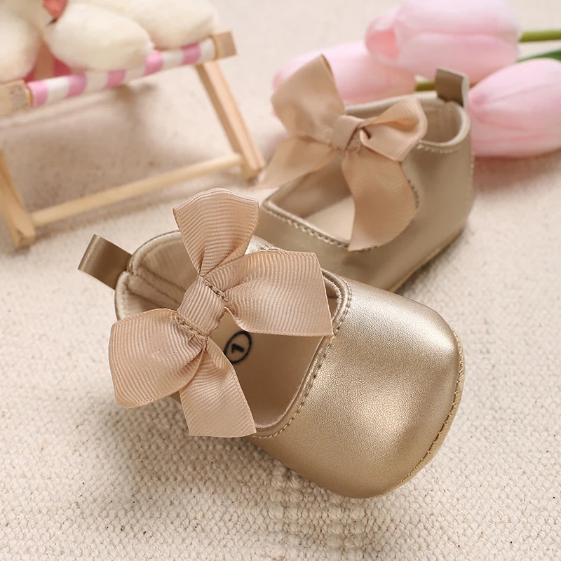 Cute Spring Newborn Golden Baby Shoes Non Slip Cloth Bottom Girl Shoes Elegant Breathable Casual Baby First Walking Shoes 0-12M